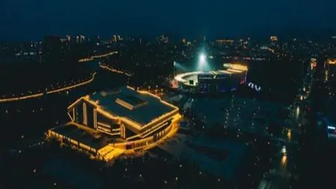 蘇亞雷斯獲坎帕納高度評價：9號位是他的絕佳之選！